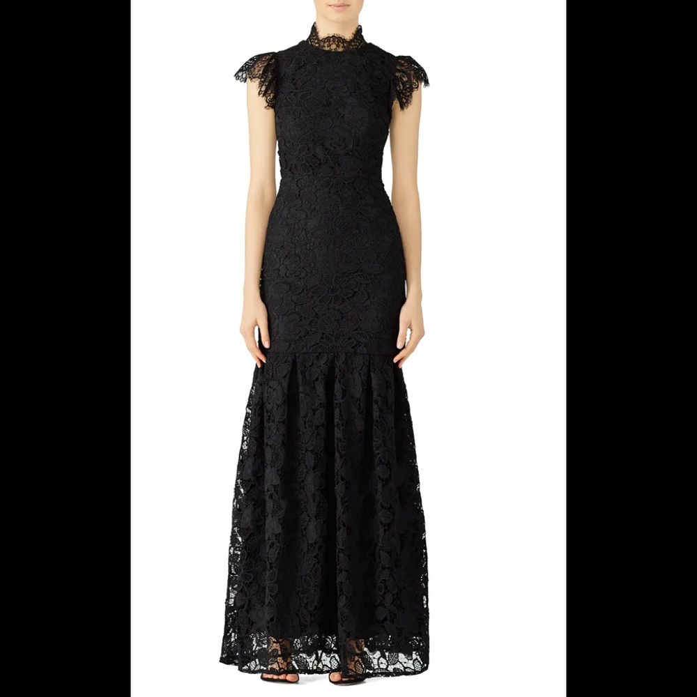 Monique Lhuillier lace trumpet gown